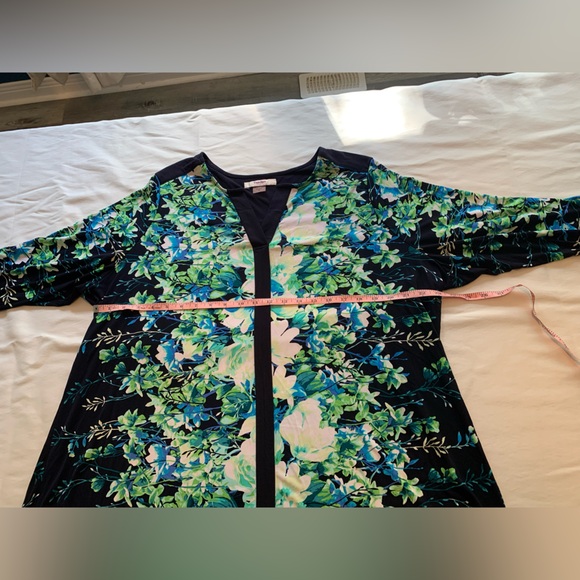 TanJay Plus Black and Multicolor top - Picture 3 of 10